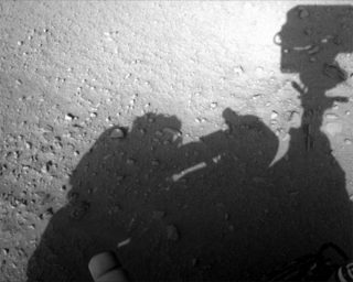 プロジェクトペガサスは実施されていた! 火星探査車を修理する人影