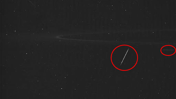 土星のリンクに潜むUFO 2