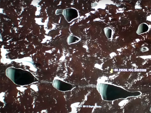 グーグルアースが捉えた南極の穴3