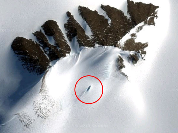グーグルアースで南極大陸にUFO墜落の形跡を発見2
