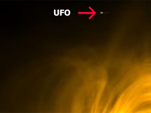 太陽フレアを観察する超巨大UFO