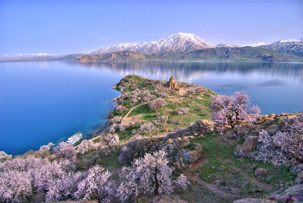 トルコのヴァン湖