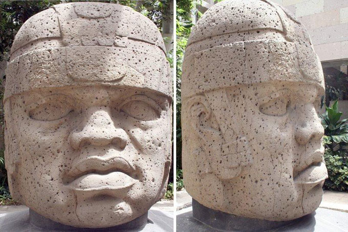オルメカ文明の巨石人頭像