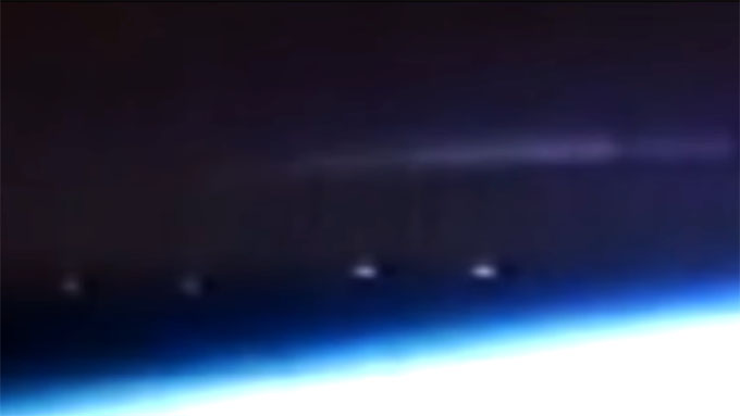 ISSが撮影した発光体