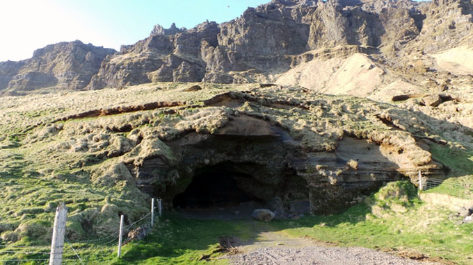 エルフ・ロックの洞窟