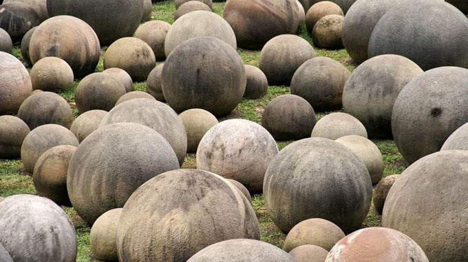 コスタリカの石球の数々