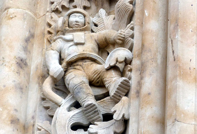 サラマンカの宇宙飛行士の彫刻像